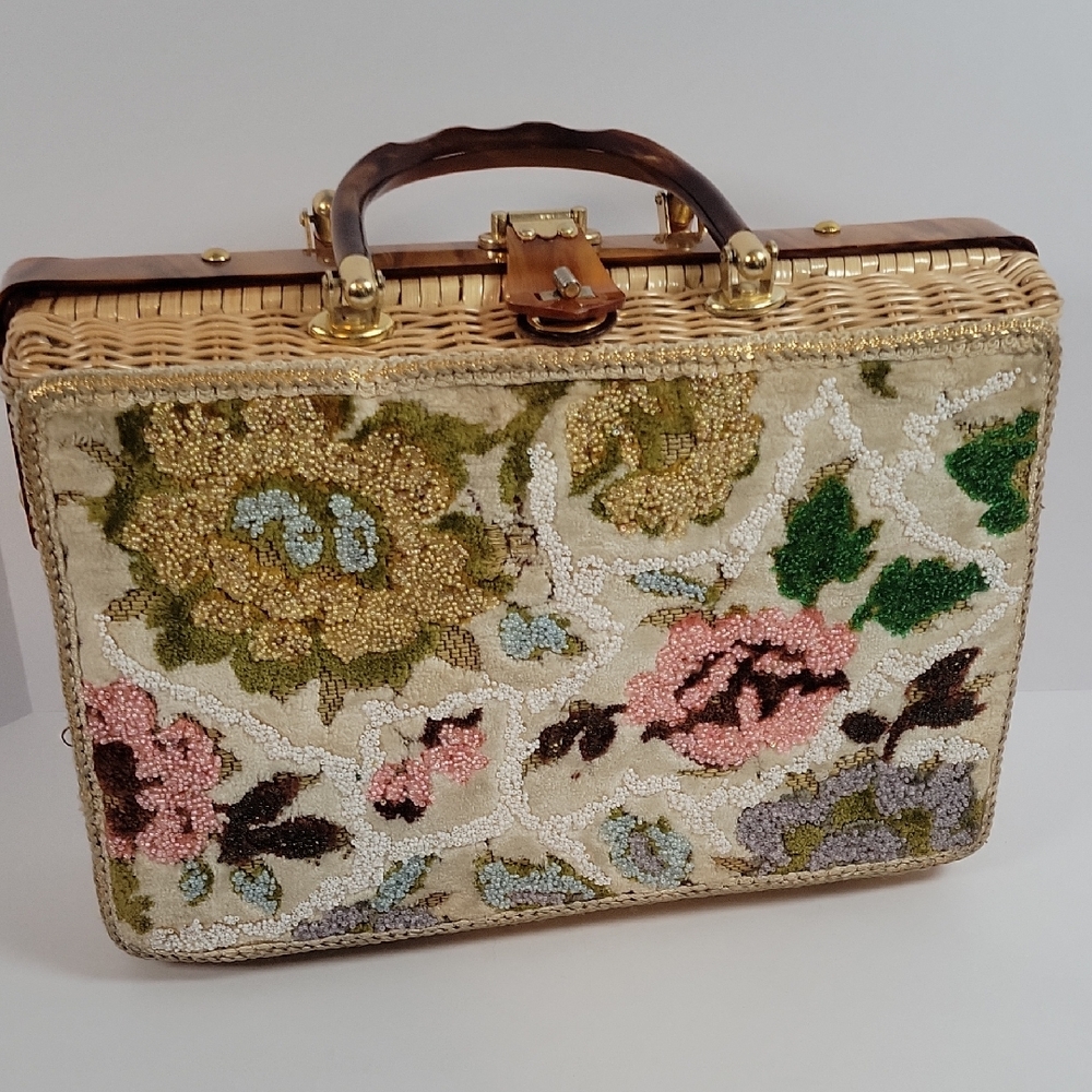 Floral Beaded Wicker Clutch